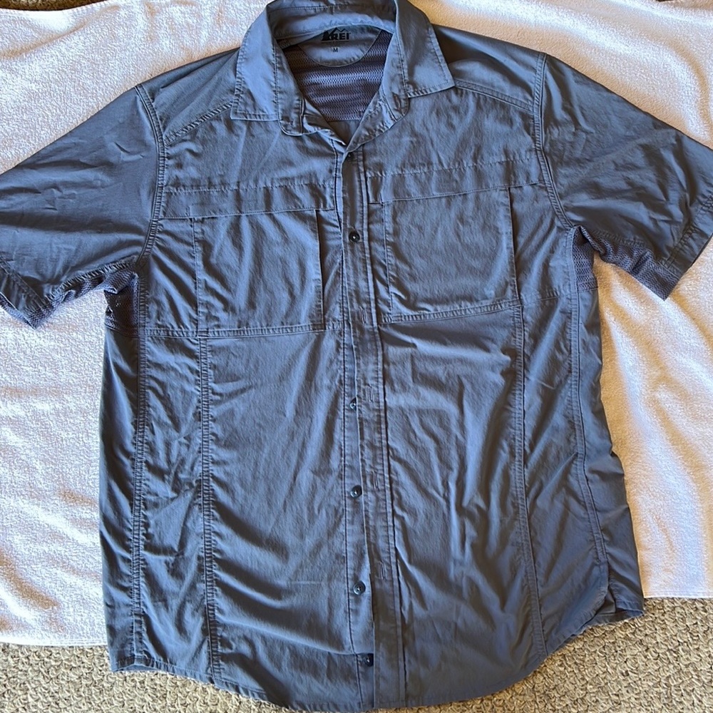 REI men’s size medium button down shirt